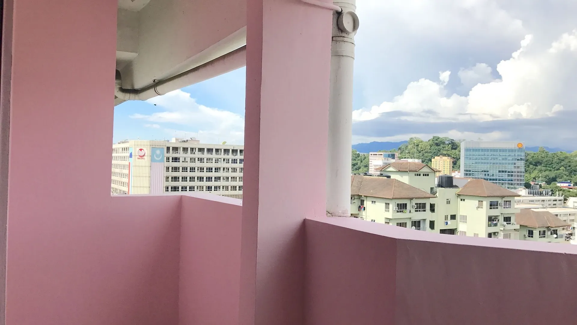 Sunset & Seaview Vacation Condos At Marina Court Resort Condo コタキナバル