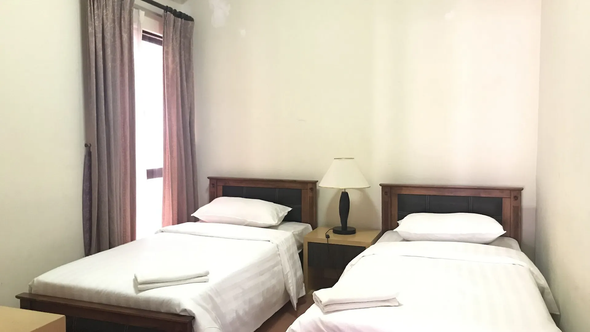 Sunset & Seaview Vacation Condos At Marina Court Resort Condo コタキナバル