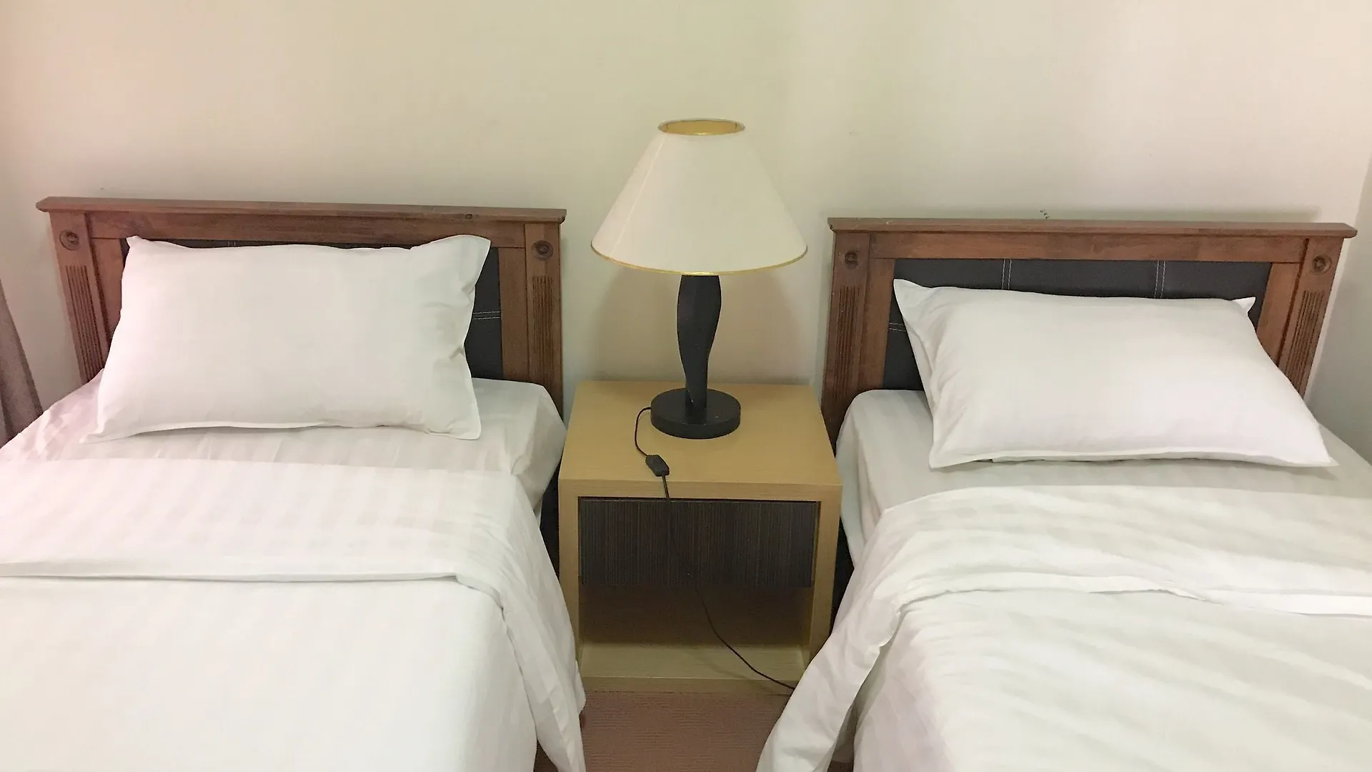 ホテル Sunset & Seaview Vacation Condos At Marina Court Resort Condo コタキナバル