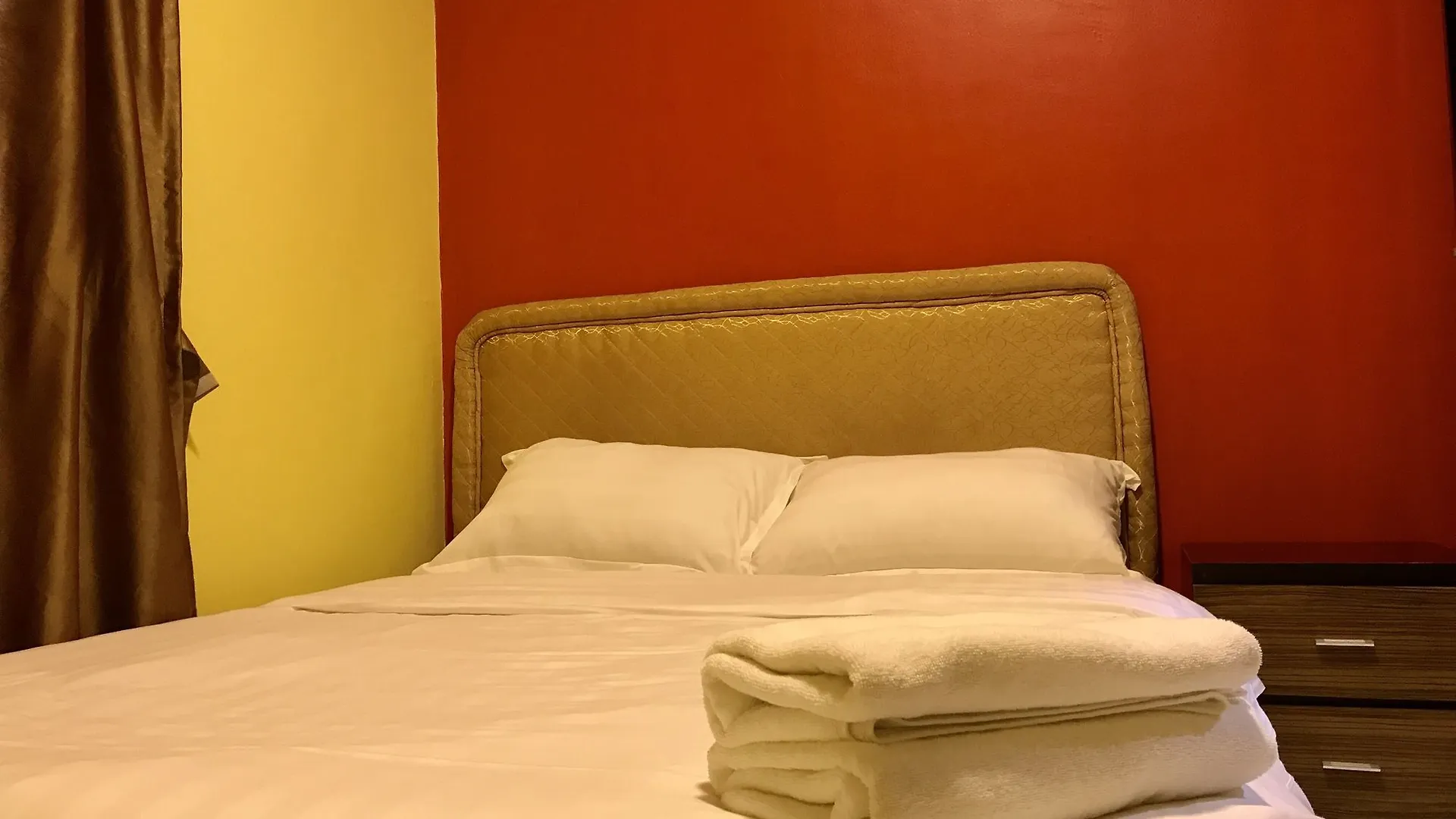 ホテル Sunset & Seaview Vacation Condos At Marina Court Resort Condo コタキナバル