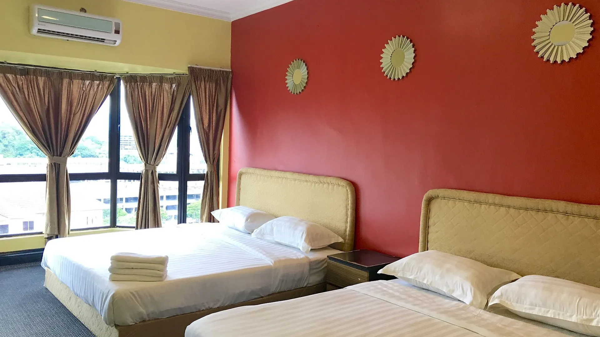 Sunset & Seaview Vacation Condos At Marina Court Resort Condo コタキナバル マレーシア