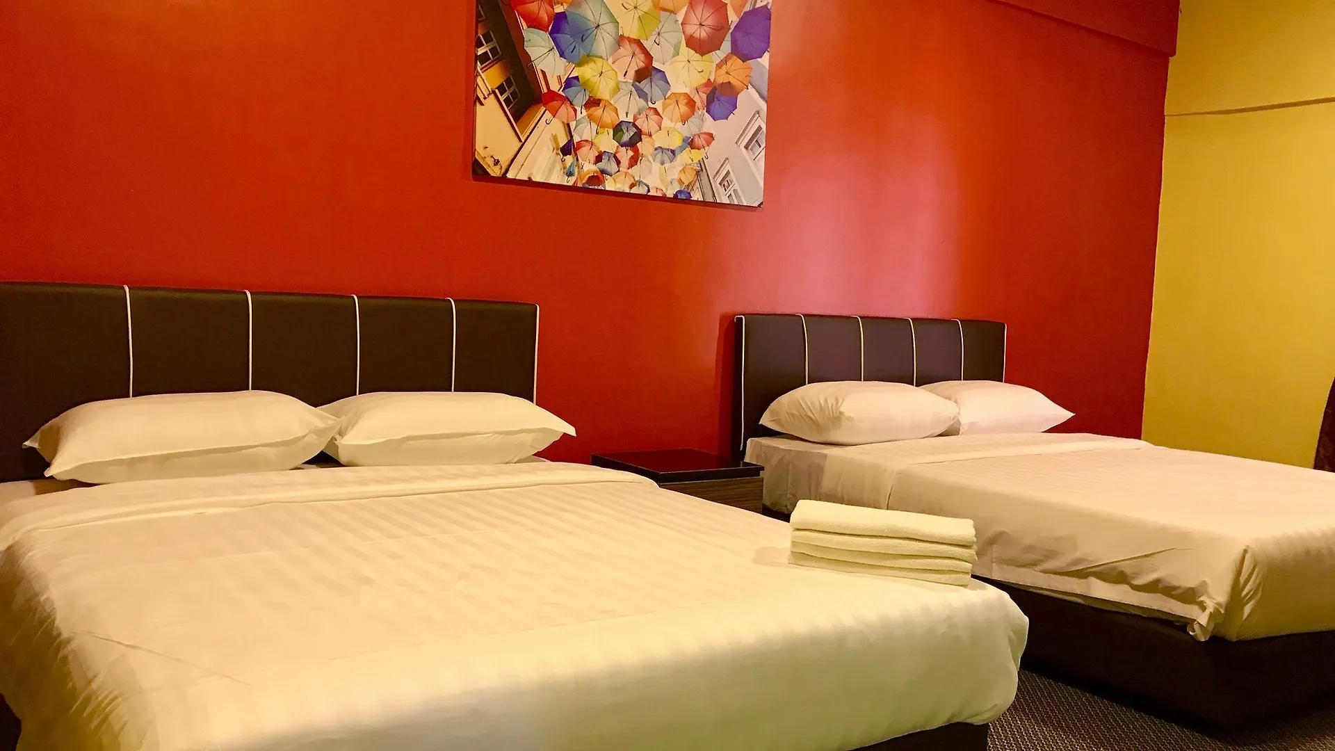 Sunset & Seaview Vacation Condos At Marina Court Resort Condo コタキナバル マレーシア