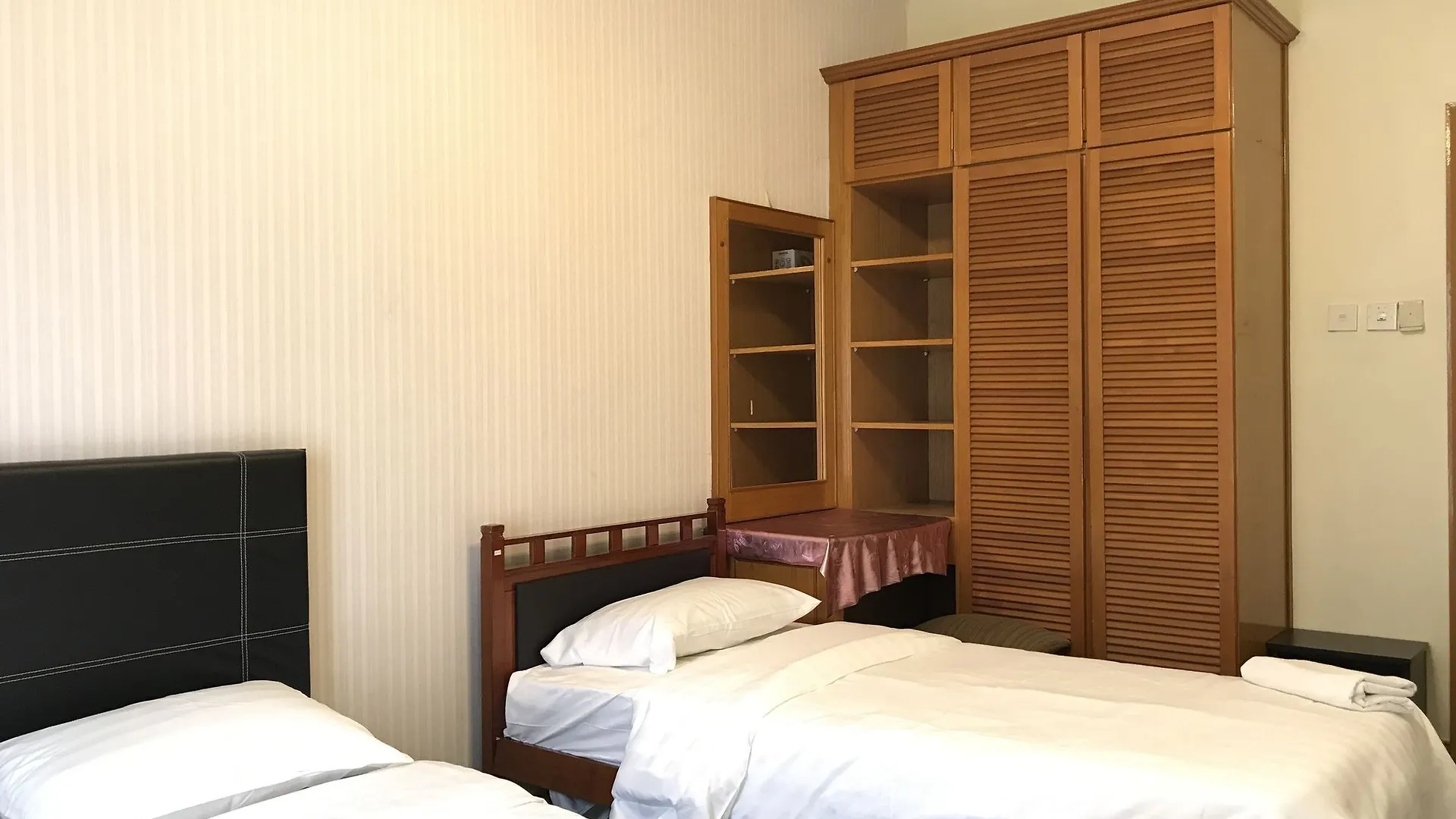 Sunset & Seaview Vacation Condos At Marina Court Resort Condo コタキナバル