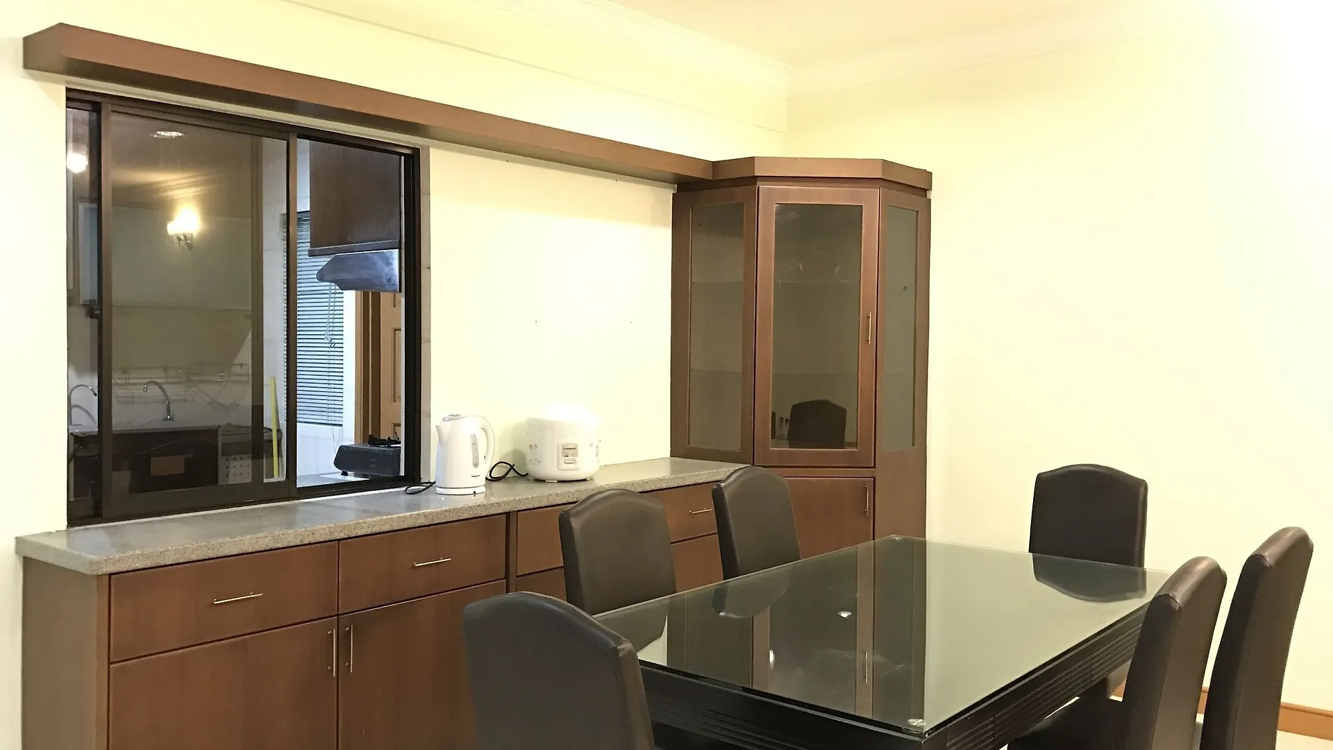 ホテル Sunset & Seaview Vacation Condos At Marina Court Resort Condo コタキナバル