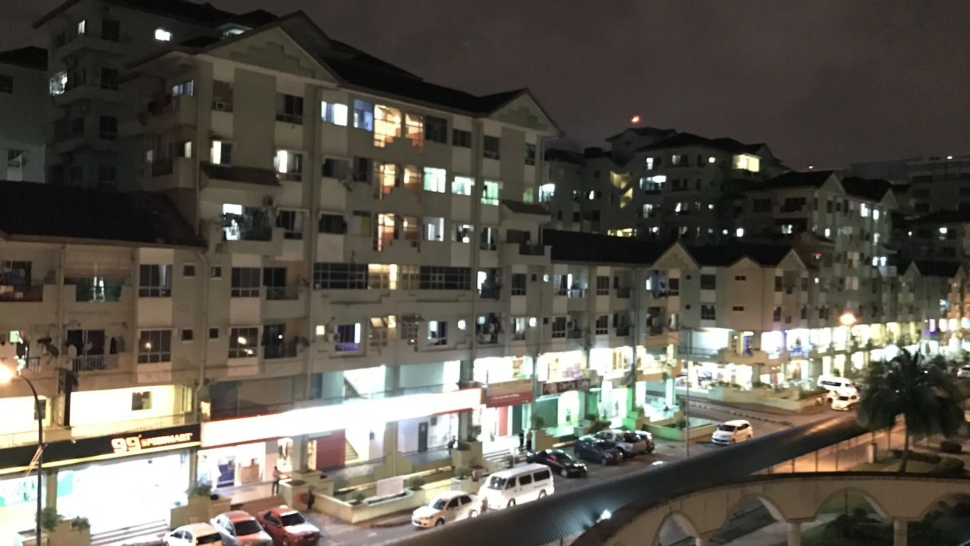 Sunset & Seaview Vacation Condos At Marina Court Resort Condo 亞庇 3*,